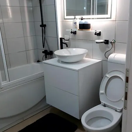 Apartman 1 *